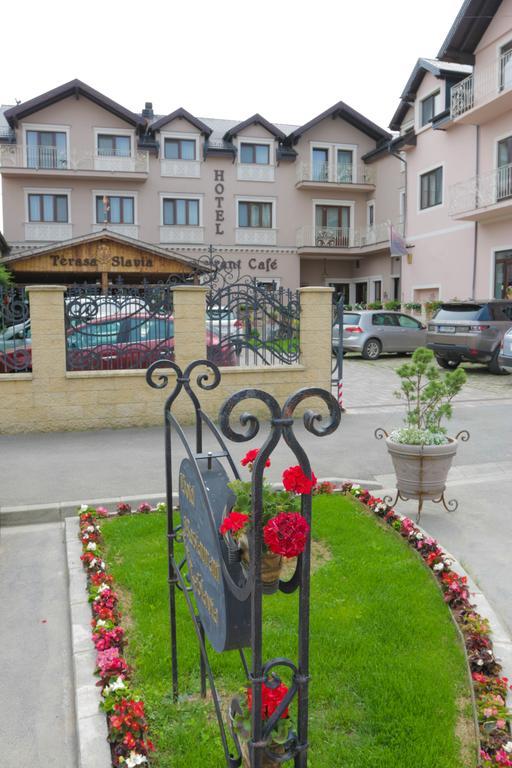 Hotel Slavia Salonta Exterior foto