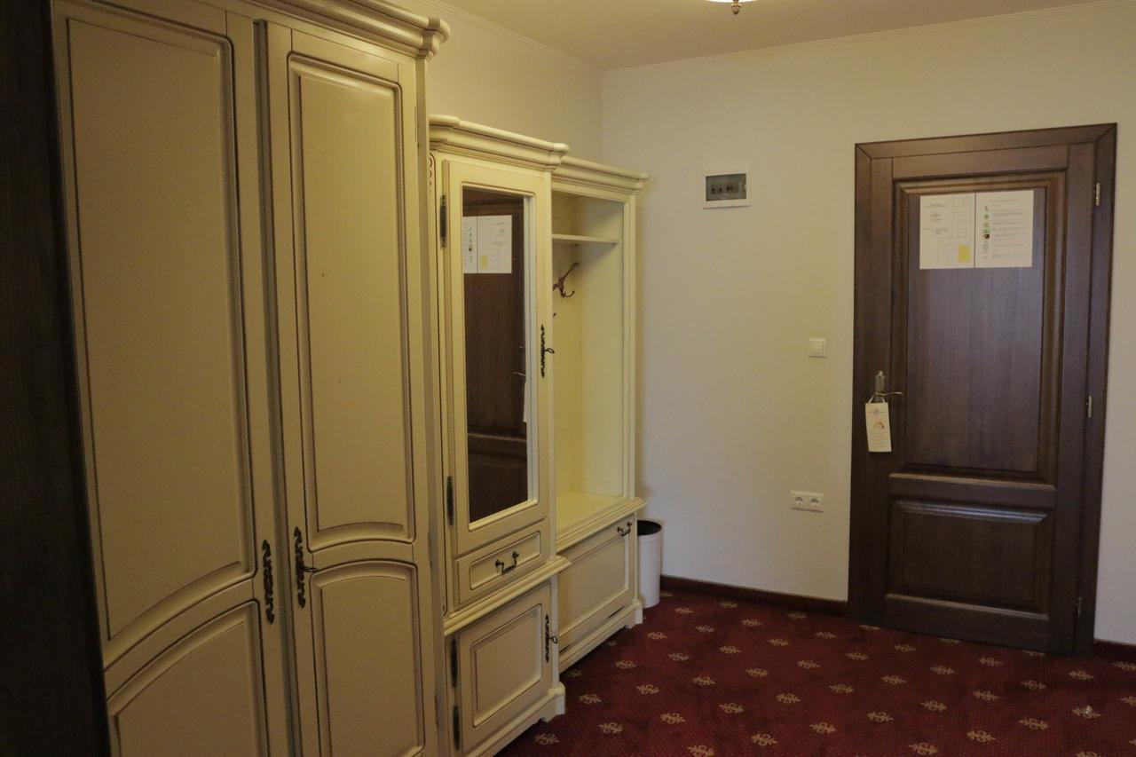 Hotel Slavia Salonta Exterior foto